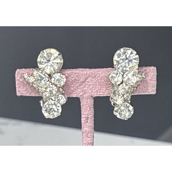 Vintage Rhinestone Cluster Earrings Clip On Clear Silver Tone Party Glam 3D READ - Picture 7 of 14